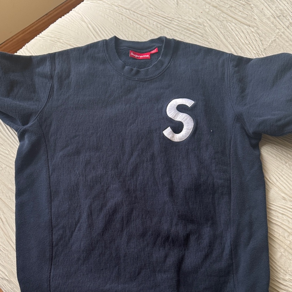 SupremeDark Blue Sweatshirt with White Logo